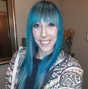 Meet your Posher, Leanna